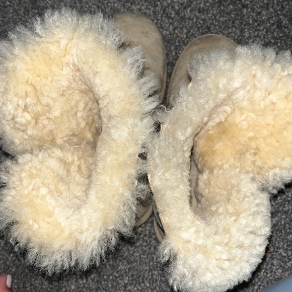 bailey button uggs - Picture 5 of 5